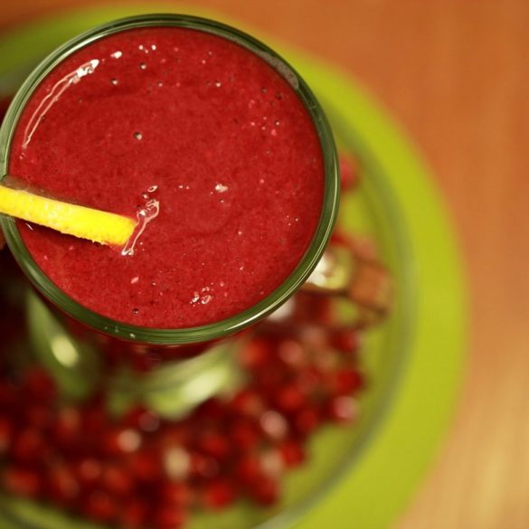 Czerwony Koktajl z Granatem i Suszem z Buraczków fot. 1