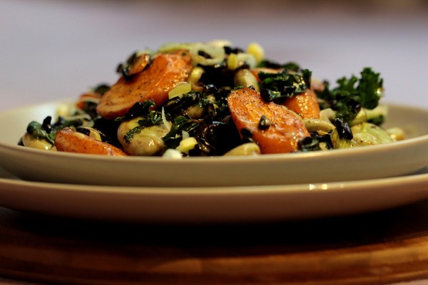 Sałatka sezamowa z&nbsp;czarnym ryżem i&nbsp;bobem fot. 3