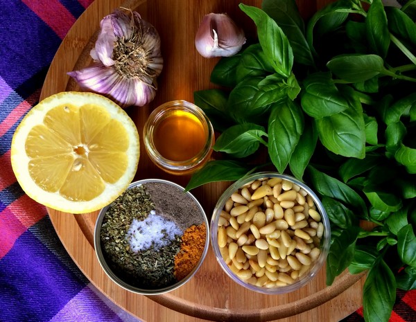 Bazyliowe Pesto z Orzeszkami Pini fot. 2