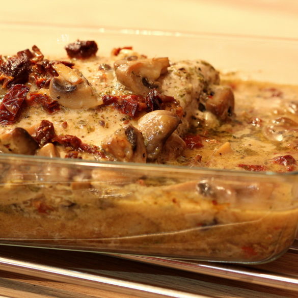 Pieczona szynka wieprzowa w&nbsp;pieczarkowym sosie 1