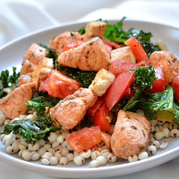 Łosoś z&nbsp;letnimi warzywami i&nbsp;kaszą coix 1