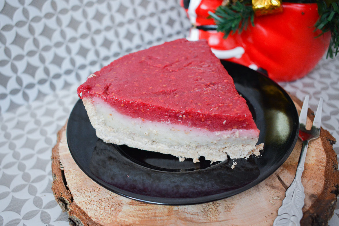 Tarta z waniliową masą i malinową, domową galaretką, Just Food Therapy, poradnia dietetyczna fot. 1