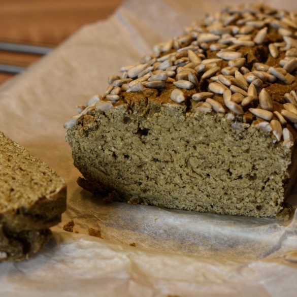 Bezglutenowy chleb wegański, Justyna Krzemińska (Lenda), dietetyk kliniczny online, Just Food Therapy, poradnia dietetyczna fot 1